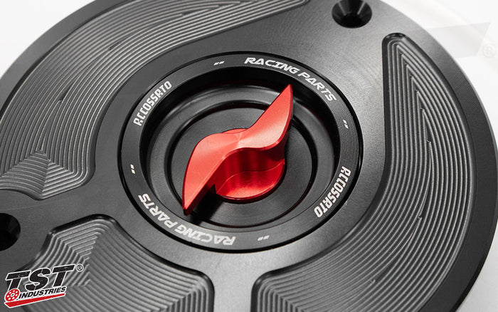Quick-turn mechanism enable fast and easy refueling on your Honda CBR600RR or CBR1000RR.