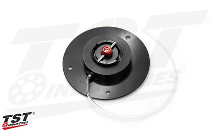 Quick-turn mechanism enable fast and easy refueling on your Suzuki Sportbike.