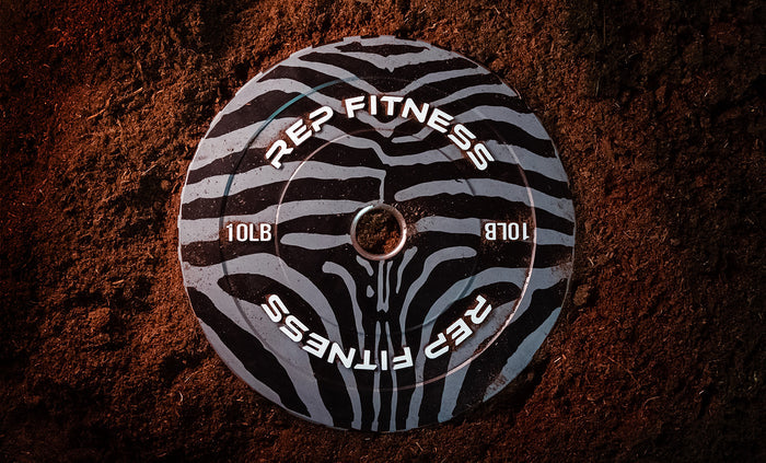 10lb animal print plate in mulch.