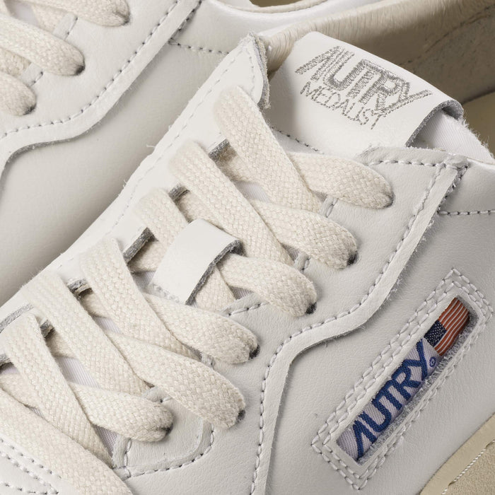Autry Medalist Low Sneaker - White/Green