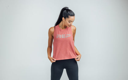 The REP Fitness Women's Daily Driver Cropped Dual-Blend Tank in Heather Mauve/Silver front