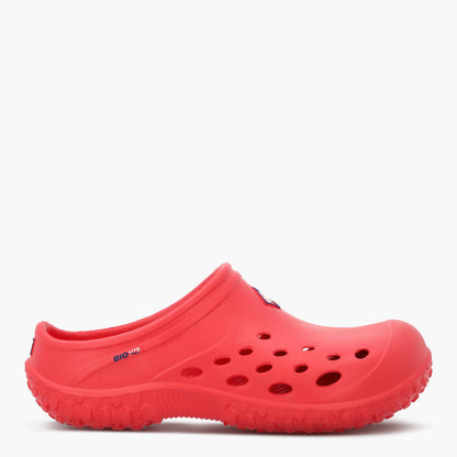 Muckster Lite Liberty Women's Clog MMLCWU60 Red clog shoe on a white background