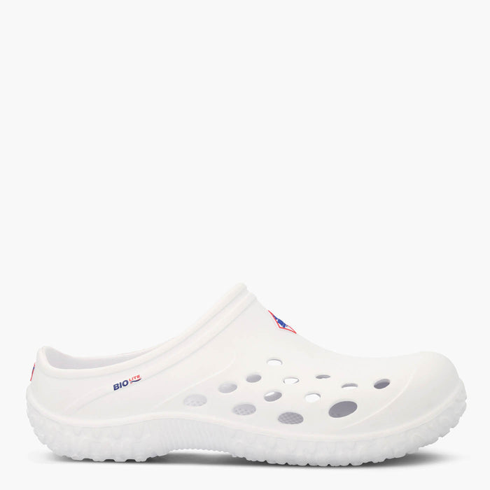 Muckster Lite Liberty Women's Clog MMLCWU01  white clog shoe on a white background