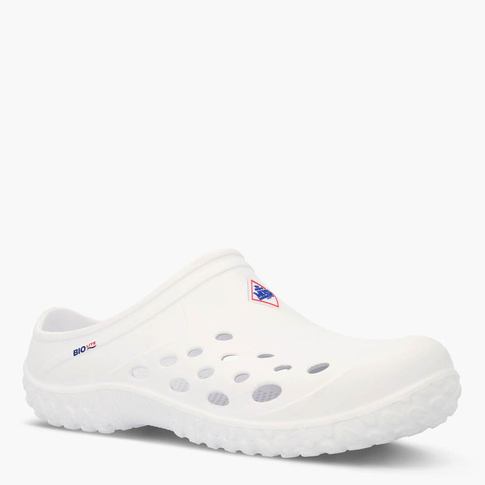 Muckster Lite Liberty Women's Clog MMLCWU01  white clog shoe on a white background