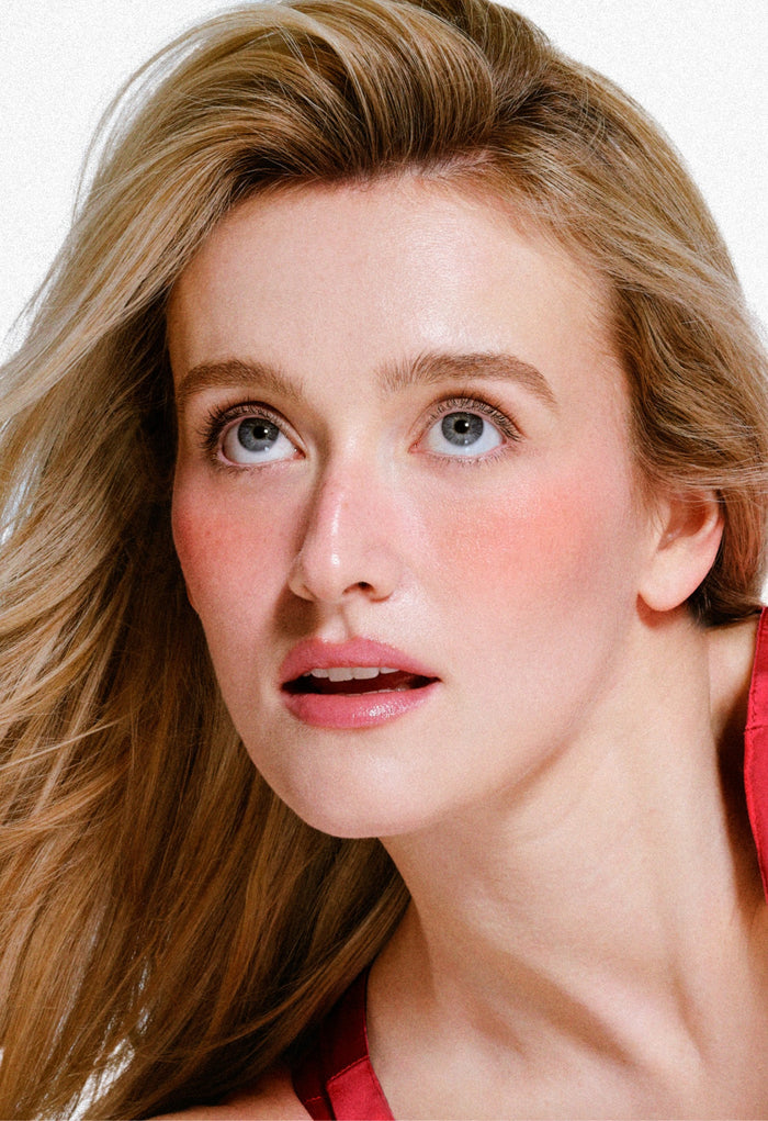 sarah pidgeon wears pocket blush in candy apple