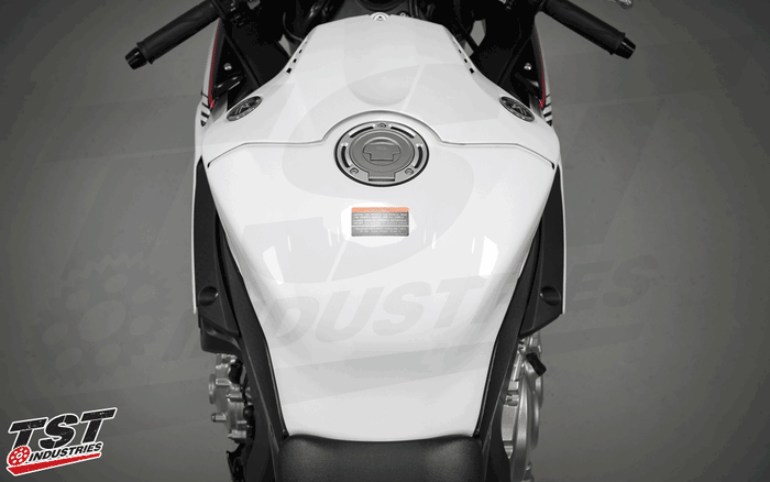 Compare V1 and V2 installed on the Yamaha R1 from pilot view.