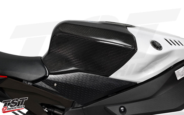 V2 SE Moto Tank Shroud installed on the 2015+ Yamaha YZF R1.