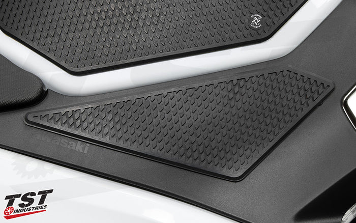 Snake Skin kit includes mid-fairing tank grips for added surface area.