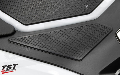 Snake Skin kit includes mid-fairing tank grips for added surface area.
