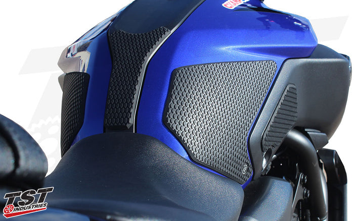 Decrease body fatigue while also protecting your MT-07 paint and body panels.