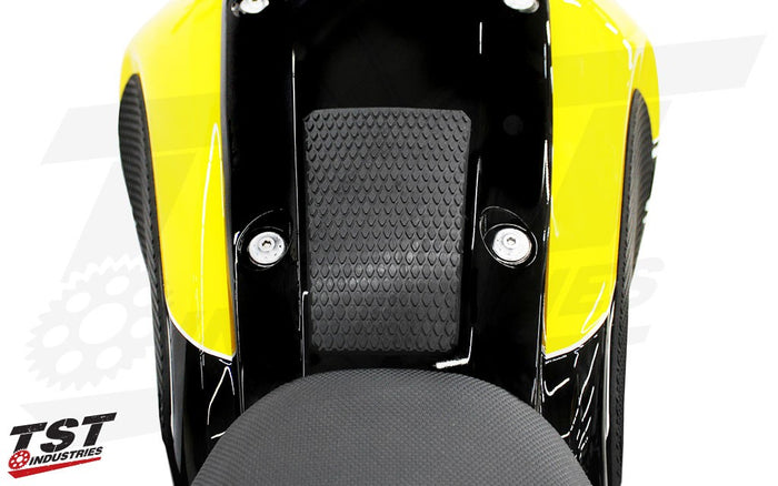 Center tank pad is ONLY included in the Snake Skin kit.