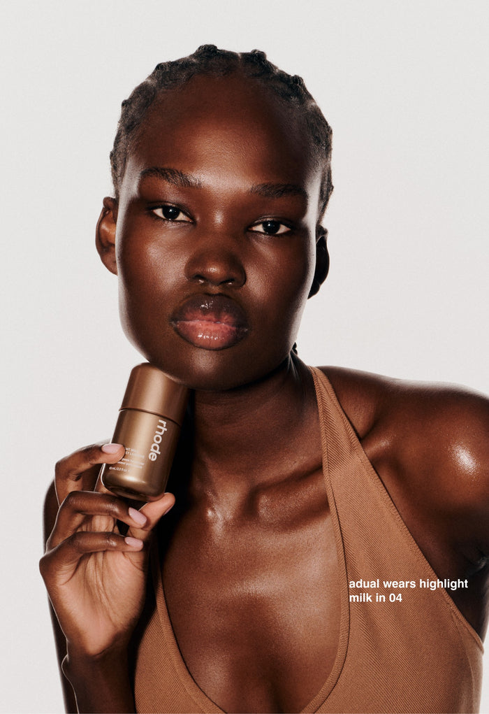 adual wears highlight milk in 04