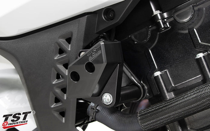 Stylish sliders blend in with the aggressive aesthetic of the GSX-8S.