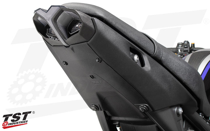 This full undertail is color and texture matched to the surrounding stock tail components.