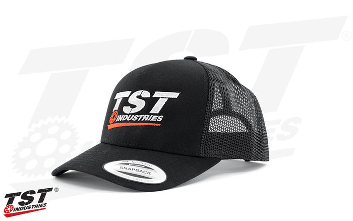 5-panel construction with structured mid-profile design.