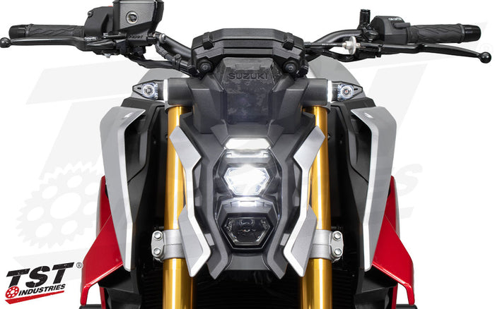 Bright and modern styling brings your GSX-S1000 Turn signals into the modern era.
