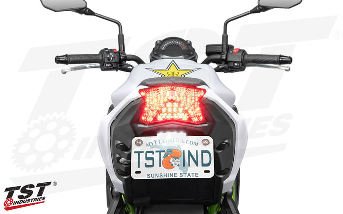 High power LEDs activate when you pull the brakes to grab the attention of everyone around you.