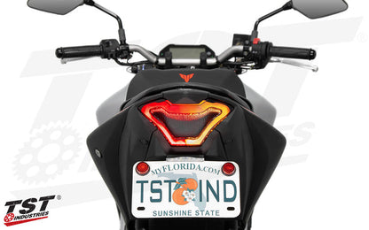 Built-in LED turn signal indicators eliminate the need for bulky external signal on your Yamaha MT-03.