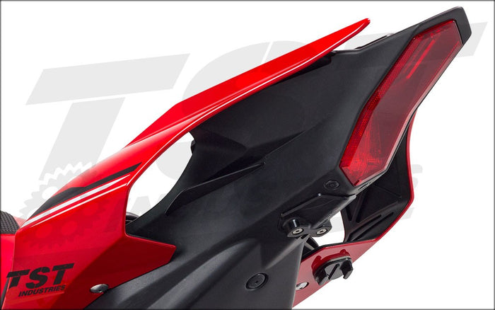 Clean up the tail section of your YZF-R1 after installing our fender eliminator or for racing