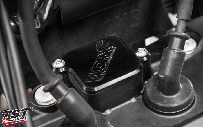 Installs on your Yamaha R3 / MT-03 to eliminate the air injection system.