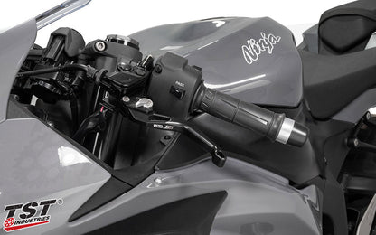 Upgrade your Kawasaki ZX6R with shorty levers from Womet-Tech. (Silver Adjuster Sold Separately)